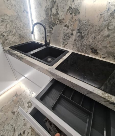 Tirane, jepet me qera apartament 1+1 Kati 2, 80 m² 1.200 € (Liqeni I Thate)