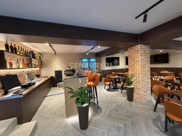 Tirane, shitet ambjent biznesi Kati -1, 238 m² 420.000 € 