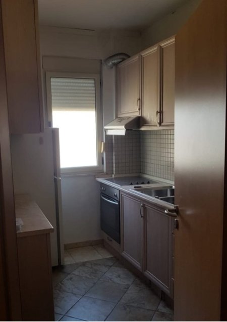 Tirane, jepet me qera apartament 2+1 Kati 5, 700 € 