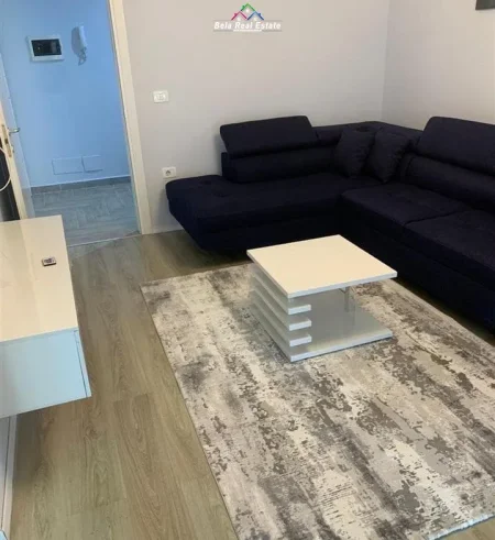 Tirane, jepet me qera apartament 2+1+Ballkon Kati 2, 90 m² 700 € (Rezidenca Alba)