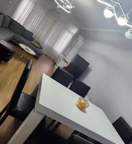 Tirane, jepet me qera apartament 2+1+Ballkon Kati 1, 100 m² 700 € (Rruga Dritan Hoxha)