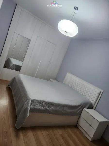 Tirane, jepet me qera apartament 2+1+Ballkon Kati 1, 100 m² 700 € (Rruga Dritan Hoxha)