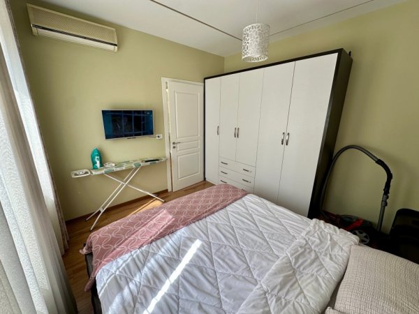 Tirane, jepet me qera apartament 1+1+Aneks+Ballkon Kati 3, 65 m² 500 € (Karl Gega)
