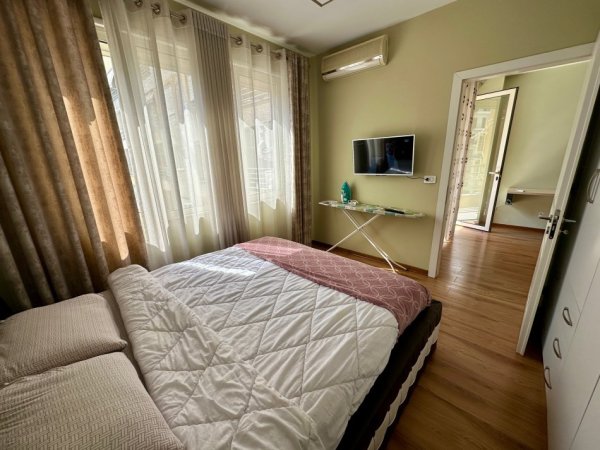 Tirane, jepet me qera apartament 1+1+Aneks+Ballkon Kati 3, 65 m² 500 € (Karl Gega)