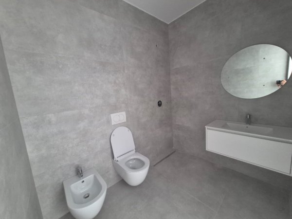 Tirane, jepet me qera Kati 20, 150 m² 3.000 € (DOWN TOWN ONE)