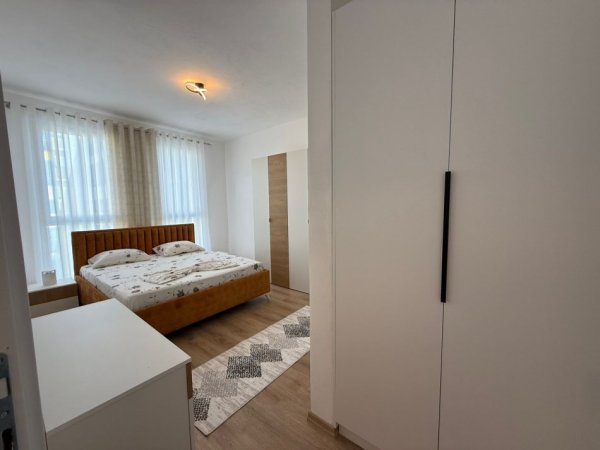 Tirane, jepet me qera apartament 2+1 Kati 4, 91 m² 450 € (UNIVERS CITY)