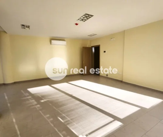 Shkoder, jepet me qera ambjent biznesi Kati 2, 51 m² (TRUMA)