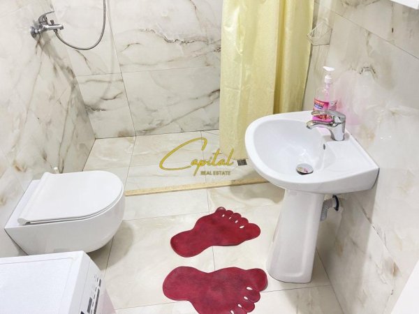 Tirane, jepet me qera apartament 2+1 Kati 1, 90 m² 550 € (PALLATI ME SHIGJETA)