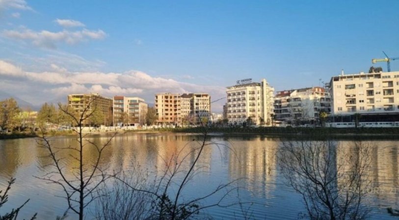 jepet me qera apartament Kati 2, 60 m² 350 € (Liqeni i Thate)