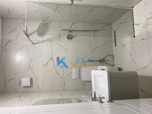 Tirane, jap me qera apartament 1+1+Ballkon Kati 1, 73 m² (Rruga e Durresit, afer Hotel Colosseo)