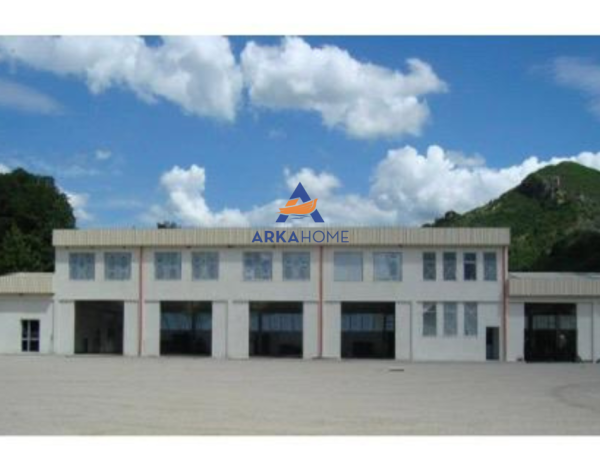 Tirane, jepet me qera magazine Kati 0, 7.500 m² 6.000 € (mullet)