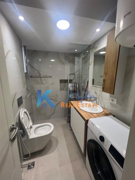 Tirane, jap me qera apartament 2+1 Kati 3, 70 m² 650 € (Rruga e Kavajes, afer Kishes Katolike)