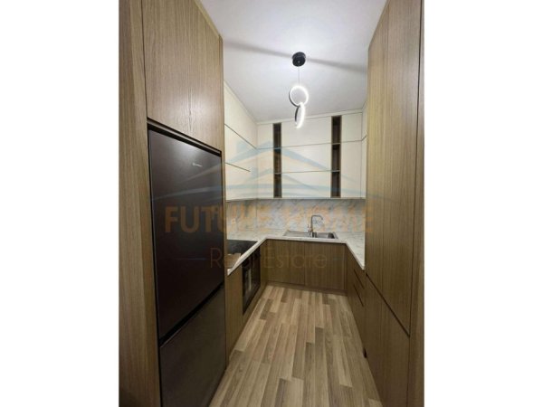 Tirane, jap me qera apartament 1+1 Kati 4, 68 m² 550 € (Bulevardi Migjeni)