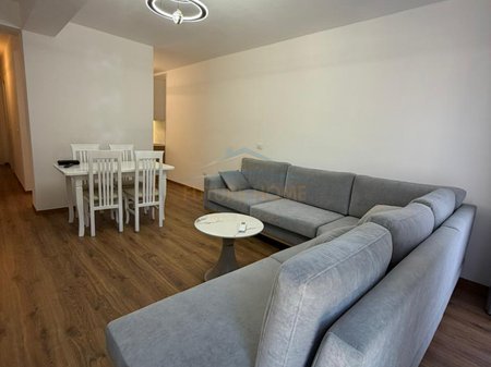 Tirane, jepet me qera apartament 1+1 Kati 2, 81 m² 650 € 