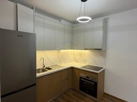 Tirane, jepet me qera apartament 1+1 Kati 2, 81 m² 650 € 