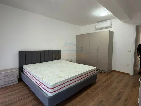 Tirane, jepet me qera apartament 1+1 Kati 2, 81 m² 650 € 