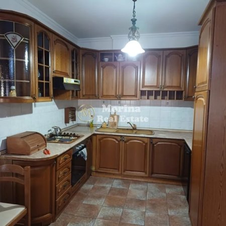Tirane, jepet me qera apartament 2+1 Kati 8, 100 m² 650 € (Rruga Xhemal Tafaj)