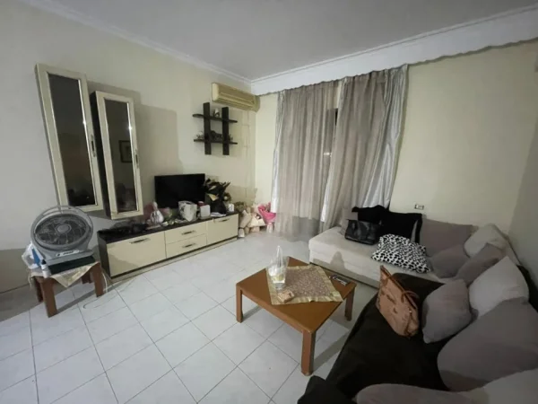 Tirane, shitet apartament 2+1+Ballkon Kati 2, 115 m² 190.000 € (Bllok Rruga Margarita Tutulani)