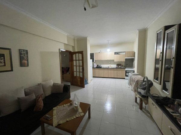 Tirane, shitet apartament 2+1+Ballkon Kati 2, 115 m² 190.000 € (Bllok Rruga Margarita Tutulani)