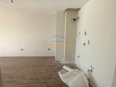 Tirane, shitet apartament 2+1 Kati 8, 102 m² 168.000 € 