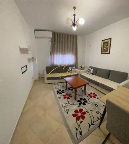 Tirane, jepet me qera apartament 2+1 Kati 8, 90 m² 550 € (PALLATI ME SHIGJETA)