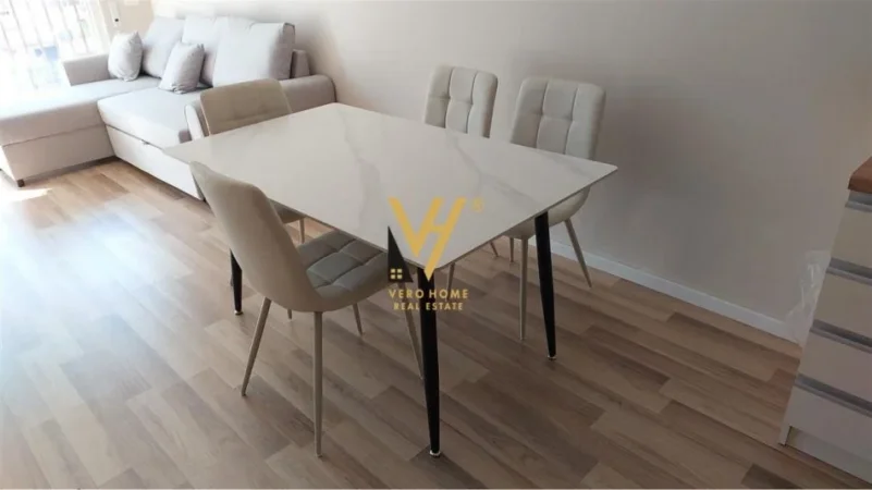 Tirane, jepet me qera apartament 1+1 Kati 4, 60 m² 480 € (KOMPLEKSI DEMNERI)