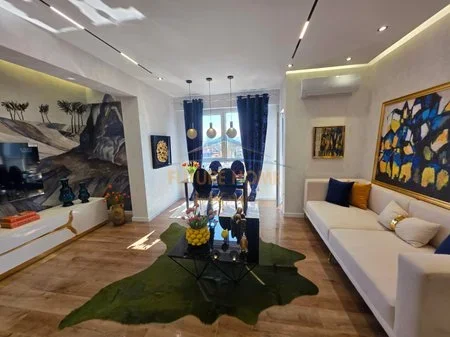 Tirane, shitet apartament 2+1 Kati 8, 90 m² 297.000 € 