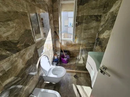 Tirane, jepet me qera apartament 2+1 Kati 4, 93 m²