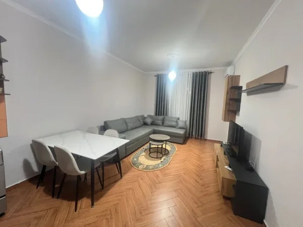 Tirane, jepet me qera apartament 1+1 Kati 6, 68 m² 450 € (astir)