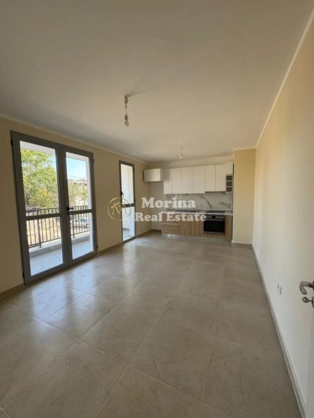 Tirane, jepet me qera apartament 2+1 Kati 2, 85 m² 400 € (Rruga 5 Maji)