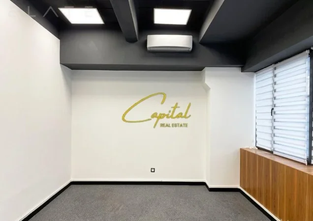 Tirane, jepet me qera dyqan Kati 0, 59 m² 1.000 € (ISH EKSPOZITA)