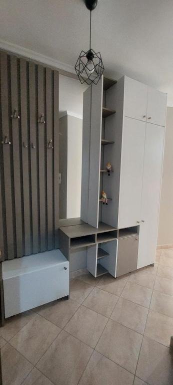 Tirane, jepet me qera apartament 1+1+Ballkon Kati 4, 600 €