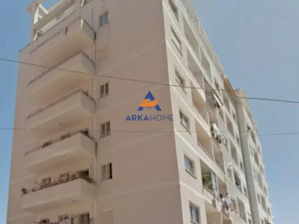 Tirane, jepet me qera apartament 1+1+Ballkon Kati 4, 70 m² 130.000 € (YZBERISHT)
