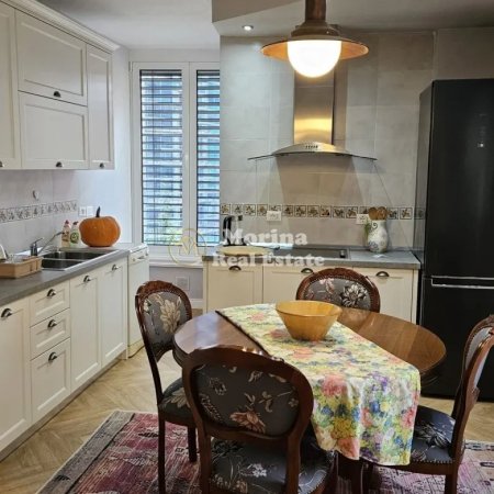 Tirane, shitet apartament 2+1 Kati 3, 140 m² 650.000 € (Stadiumi Air Albania)