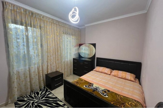 Tirane, jepet me qera apartament 1+1 , 55 m² 450 € (Astir)