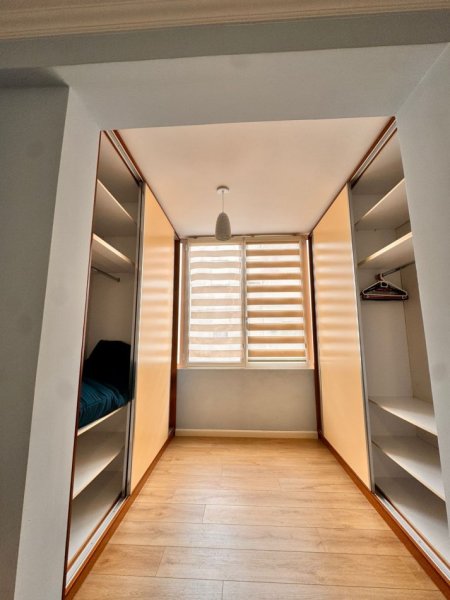 Tirane, jepet me qera apartament 2+1 Kati 4, 100 m² 900 € (NGJITUR ME LIQENIN E THATE)