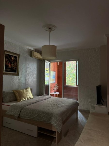 Tirane, jepet me qera apartament 1+1+Ballkon Kati 4, 70 m² 550 € (Liqeni i Thate) MLS # 530581007-91