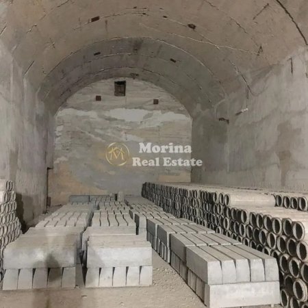 Tirane, shitet magazine , 6.000 m² 750.000 € (Shkoze)