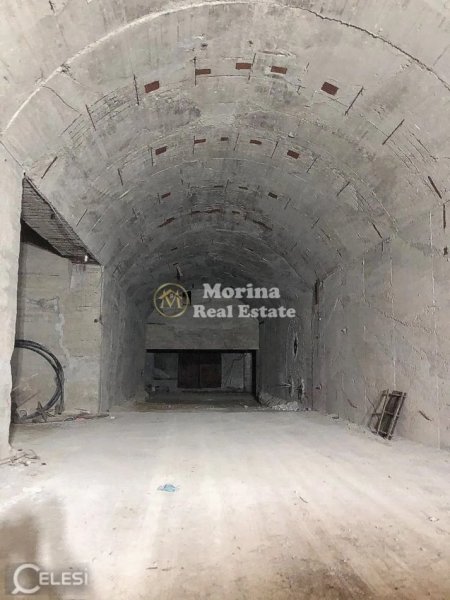Tirane, shitet magazine , 6.000 m² 750.000 € (Shkoze)