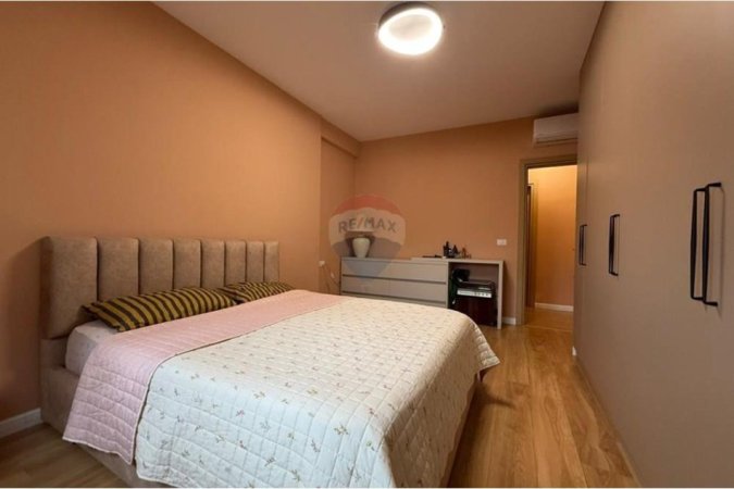 Tirane, jepet me qera apartament 2+1 Kati 5, 105 m² 1.300 € (Rruga e Barrikadave, Tiranë)