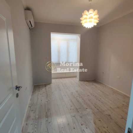 Tirane, jepet me qera apartament 3+1+Ballkon Kati 2, 120 m² 800 € (Rruga e Kavajes)