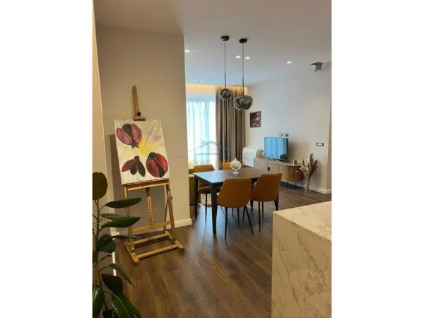 Tirane, jepet me qera apartament 2+1+Ballkon Kati 9, 95 m² 1.100 € (Komuna e Parisit)
