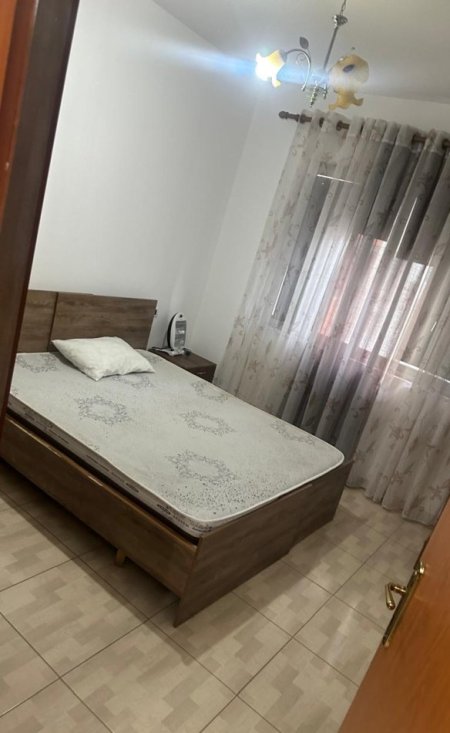 Tirane, jepet me qera apartament 1+1 Kati 1, 60 m² (Pran Report Tv,Rruga Ndre Mjeda)