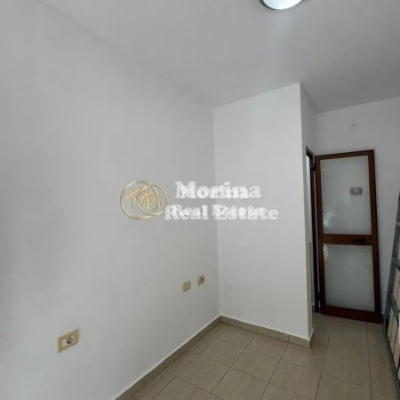 Tirane, jepet me qera ambjent biznesi Kati 1, 10 m² 250 € (Ali Demi)
