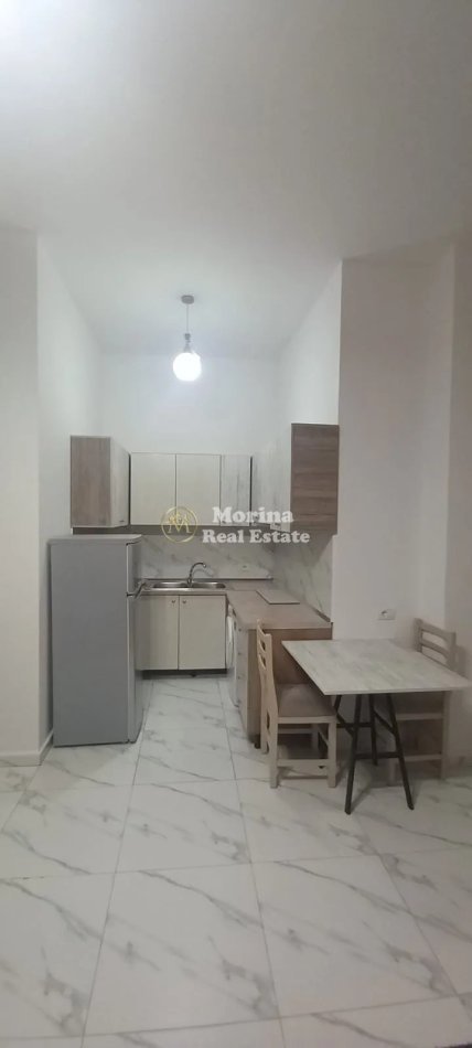 Tirane, jepet me qera garsonier 1+1 Kati 1, 45 m² 340 € (Shkoze)