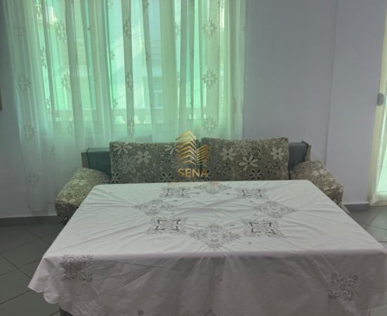 Tirane, jepet me qera apartament 1+1 Kati 3, 40 m² 350 € (Rruga e Durresit)