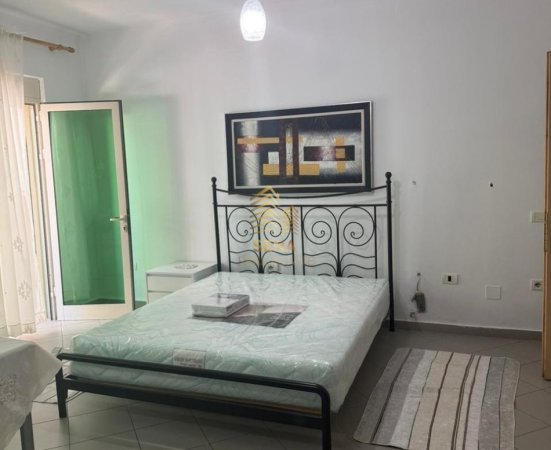 Tirane, jepet me qera apartament 1+1 Kati 3, 40 m² 350 € (Rruga e Durresit)