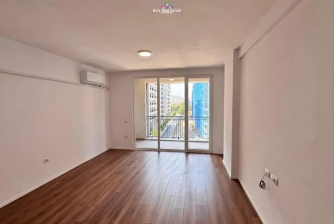 Tirane, jepet me qera zyre Kati 2, 125 m² 700 € (Rruga e Dafinafe)