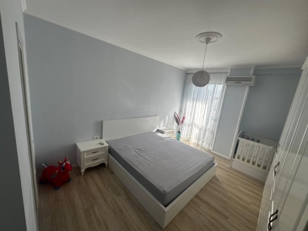 Tirane, jepet me qera apartament 2+1+Ballkon Kati 7, 121 m² 800 € (Kompleksi Grand)