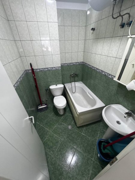 Tirane, jepet me qera apartament 2+1+Ballkon Kati 7, 121 m² 800 € (Kompleksi Grand)